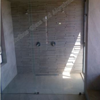 Aluminium and glass installation by Chribus