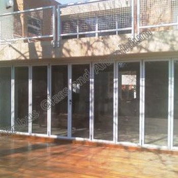 Aluminium and glass installation by Chribus